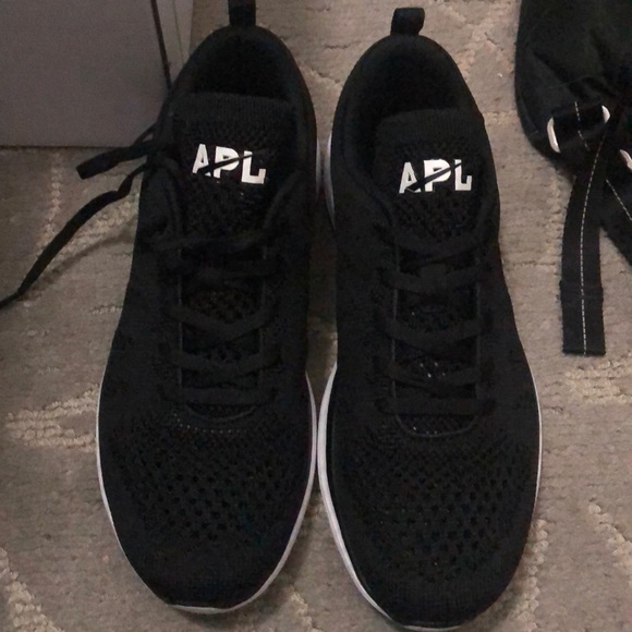 apl shoes company